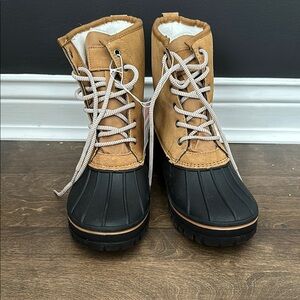 Brand new Women's Tan and Black Winter Boots